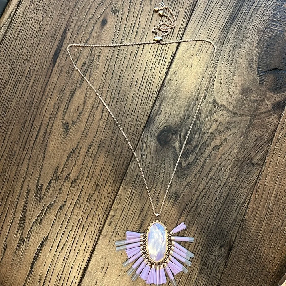 Kendra Scott Betsy Necklace Rose Gold Lilac Mother-of-Pearl NWT- neverworn - Picture 10 of 11
